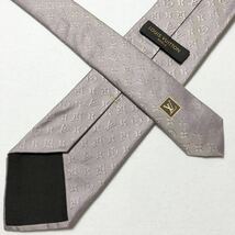 ■美品■LOUIS VUITTON ルイヴィトン　ネクタイ　モノグラム　総柄　シルク100% イタリア製　ピンク系　ビジネス　ラグジュアリー_画像4