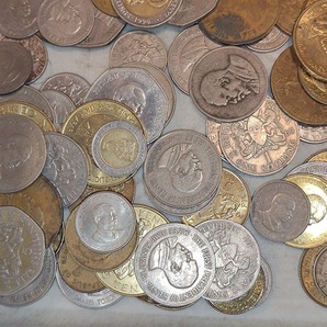 【1円スタート】ケニア共和国 ケニアシリング硬貨 おまとめ 約1.2㎏ の画像3