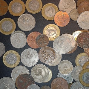 【1円スタート】バーレーン王国 バーレーンディナール硬貨他 おまとめ 約0.4㎏の画像2