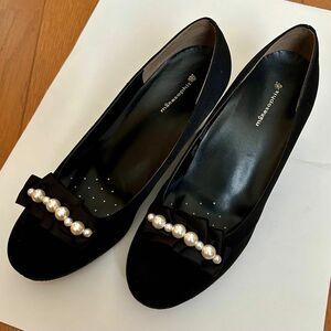ブラック パンプス 黒 靴　フォーマル　冠婚葬祭　2通りの使い方可能 シューズ　素材は布