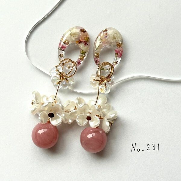 No.231 ハンドメイド　ドライフラワー　レジンピアス　pink