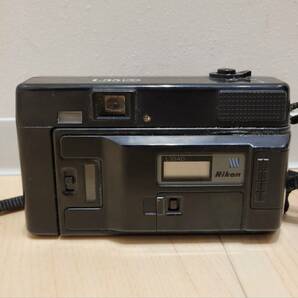 【OAK-1682FH】1円スタート Nikon ニコン カメラ L35AD 35mm 1:2.8 動作未確認品 中古 長期保管品 コンパクトフィルム ストラップ付 現状品の画像3
