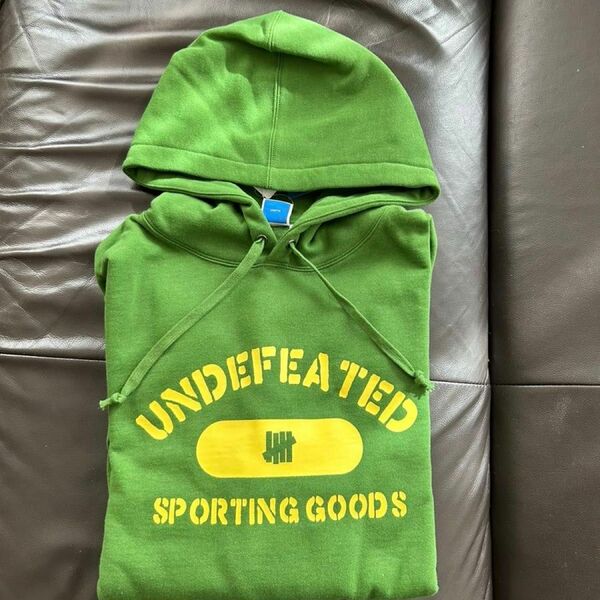 UNDEFEATED CRATE HOODIE - 70022