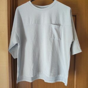 ポケット付きTシャツ