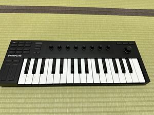 KOMPLETE KONTROL M32