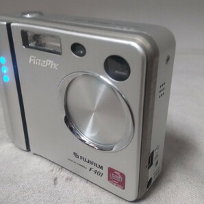 H1996 FUJIFILM FINEPIX F401 コンパクトデジタルカメラ 小型デジカメ/富士フイルム 簡易動作確認OK 動作品 現状品 送料無料 の画像2