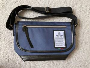 * used super-beauty goods *Bianchibi Anne ki nylon shoulder bag messenger bag body bag navy blue navy 