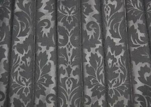 トラックカーテン センターカーテン メダリオン 王朝風柄 黒 プリーツ 光沢のある生地です 巾120㎝ｘ130㎝ (左右2枚入り)