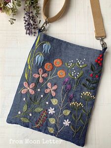 ★ハンドメイド・リネン×リバティ・お花刺繍・ショルダーバッグ・サコッシュ