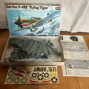 Revell 1/32 Curtiss P-40E Flying Tiger カーチス フライングタイガー 未組立品の画像1