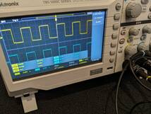 Tektronix テクトロニクス TBS 1072C デジタル オシロスコープ 美品_画像5