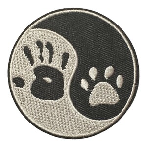 B-4【 アイロンワッペン 】手 hand ハンド 足跡 肉球 ペット PET 猫 ネコ cat キャット 犬 イヌ ドッグ dog 【 刺繍ワッペン 】