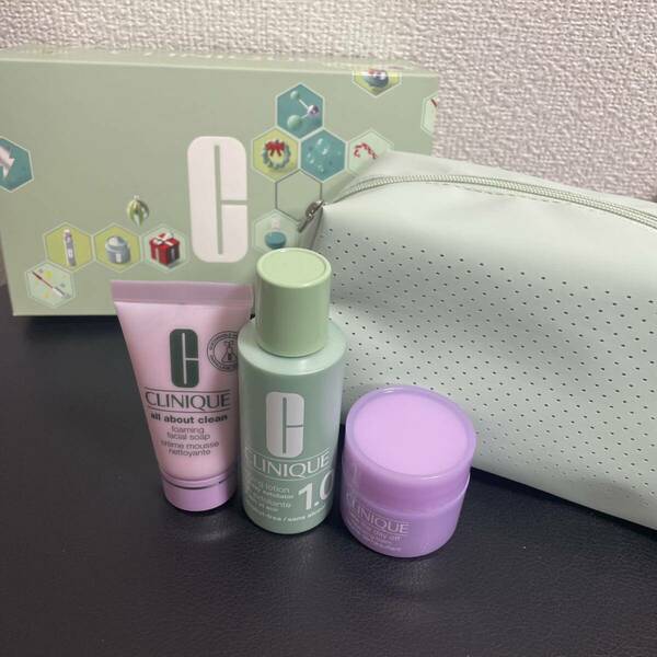 CLINIQUE（クリニーク） イーブンベター　ベースメークセット23