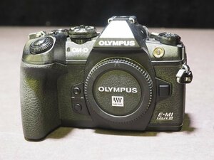 S936 OLYMPUS デジタルミラーレス一眼カメラ OM-D E-M1 M3 MarkⅢ ボディのみ バッテリー＋充電器付属 オリンパス