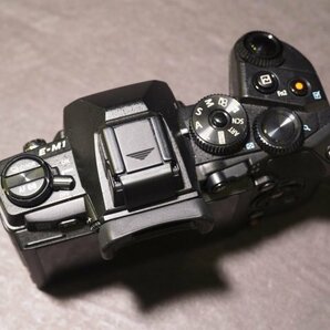 S960 OLYMPUS デジタルミラーレス一眼カメラ OM-D E-M1 ボディのみ ブラック バッテリー付属 オリンパスの画像6