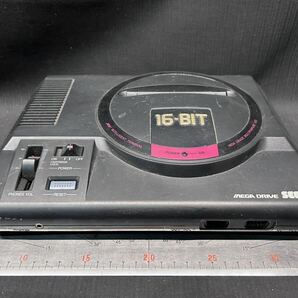 ▽Gd右58▼100 SEGA セガ MEGA DRIVE メガドライブ 16-BIT HAA-2510 本体 ACアダプター コントローラー 3点まとめの画像2