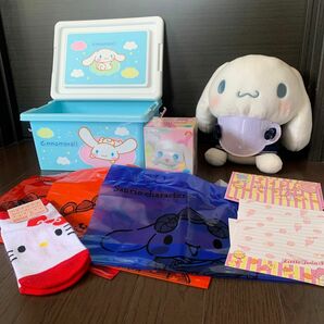 シナモンロール　小物入れ＆ぬいぐるみセット　サンリオグッズ