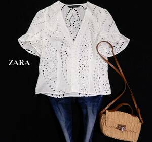 ザラ ZARA WOMAN 大人可愛い☆ カットワーク刺繍 パンチングレース Vネック デザインシャツブラウス XS