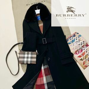 H17【豪華なファーを纏う】参考価格15万●超美品BURBERRY BLUE LABEL●高級トレンチコート バーバリーコート レディース　英国ノバチェック