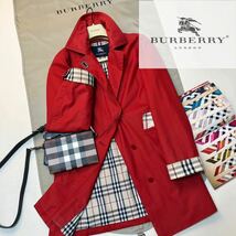 K25【彩りサンレッド】参考価格16万●超美品BURBERRY LONDON●シンプルでカジュアル●ステンカラーコート バーバリーコート レディー_画像1