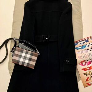 H17【豪華なファーを纏う】参考価格15万●超美品BURBERRY BLUE LABEL●高級トレンチコート バーバリーコート レディース 英国ノバチェックの画像9