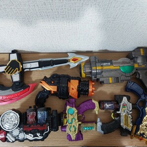 【大量】ジャンク 仮面ライダーなど 変身ベルト 武器まとめてセットの画像2