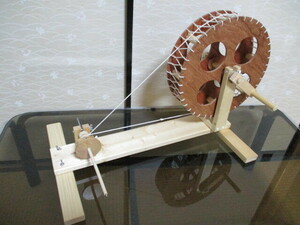 卓上・糸紡ぎ器・木製・回転比　1:32・ハンドメイド 新品