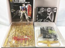 HG ベース限定景品 アクションベース1 連邦軍Ver. メタリック・ RX-78-2 ガンダム ゴールドコーティング　セット　同梱OK　1円スタート★S_画像2