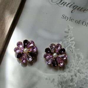 お値下げ中!お花のピアス ビジュー パープル 980円→780円!