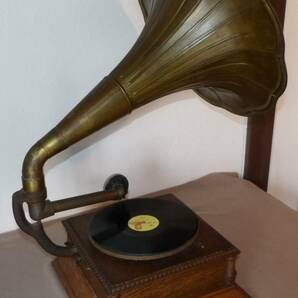 PHONOGRAPHE,ラッパ蓄音機、ラッパに多少のへこみが有ります、高さ７８ｃｍ、ラッパの径５０ｃｍ、長さ５８ｃｍ、の画像10