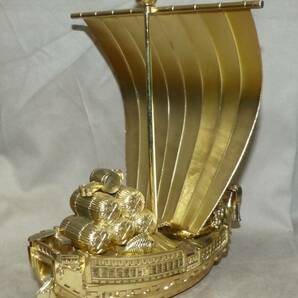 宝船、黄金の船、高さ２６ｃｍ、長さ２２．５ｃｍ、幅１９ｃｍ、重量1631グラム、気になるような疵は無いようです、の画像5