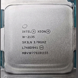 Intel Xeon W-2135 SR3LN 6C 3.7GHz 4.5GHz 8.25MB 140W LGA2066 DDR4-2666の画像1