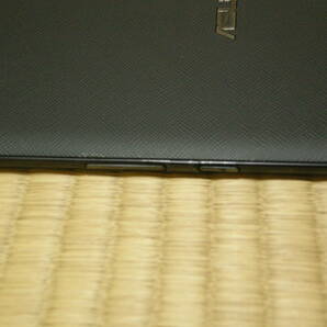 中古品 ASUS Zen Pad 3 8.0 Z581KL P008 元箱付 LET SIMフリー 7.9インチ タブレット 外観,ボタン部打痕傷ありの画像5