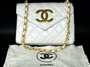 CHANEL　シャネル　マトラッセ　チェーンショルダーバッグ　デカココマーク　ラムスキン　ホワイト