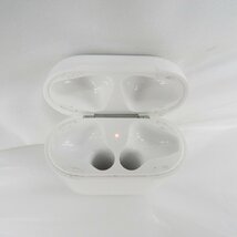 【中古品】Apple アップル ワイヤレスイヤホン AirPods with Charging Case 第2世代 MV7N2J/A イヤホン+ケースのみ 842127260 0414_画像5