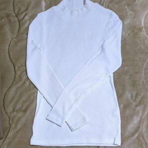ユニクロ　リブハイネックシャツ　白　Sサイズ