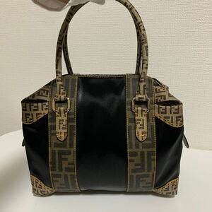 新品　未使用品　希少　FENDI フェンディ　ズッカ　ズッキーノ　レザー　ハンドバッグ　ブラウン　ブラック　