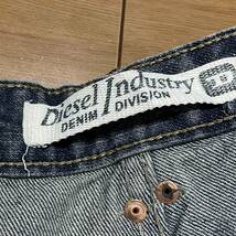 O-11　ディーゼル/DIESEL（イタリア製）　サイズ 34！　USED加工 デニム タグ付き美品_画像3