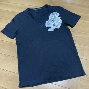 I-16　DSQUARED（スタッフインターナショナルジャパン・イタリア製）　サイズ XS・黒！　ＶネックTシャツ