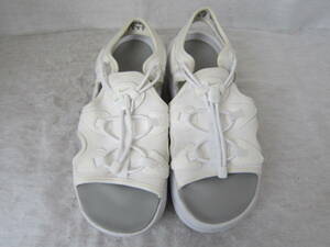 NIKE WMNS AIR MAX KOKO SANDAL（ナイキ ウィメンズ エアマックス ココサンダル）（CI8798 100）　白　24㎝　ok2404A