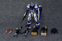 【MG 1/100 MBF-P03 ガンダムアストレイブルーフレーム Gundam Astray Blue Frame 徹底改修塗装完成品 機動戦士ガンダムSEED】36 -80_画像2