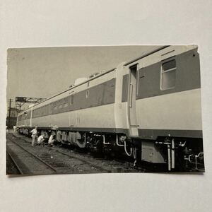 【鉄道写真】国鉄特急気動車/キシ80形食堂車落成時期の写真①/1961年7月頃◆梅小路機関区