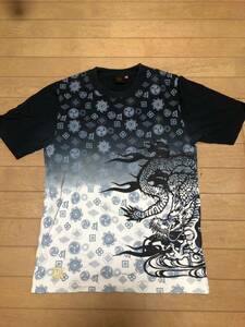 和柄　半袖Tシャツ Ｍサイズ 白黒グラデーション　龍