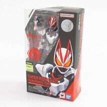 バンダイ S.H.Figuarts 仮面ライダーギーツ マグナムブーストフォーム フィギュア ■U9079_画像1