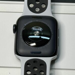 ☆即決 オススメ Apple Watch Nike SE2 40mm ミッドナイトアルミニウム アップルウォッチ GPS+Cellularモデル 第二世代 680の画像7