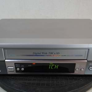 H2139 victor S-VHS ビデオデッキ HR-VT700  通電のみ確認済み 【ジャンク品】の画像3