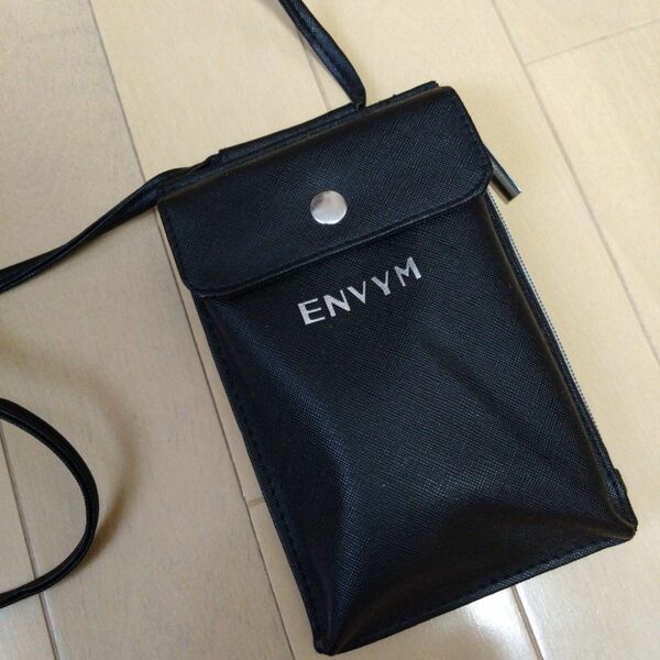 ENVYM　アンビー　ポシェット　スマホポシェット　サコッシュ