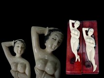 H0358B 置物 2点「女性像 裸婦像」 東洋彫刻 細密細工 美人像 木台付 縁起物 飾物 インテリア 時代物 重47g_画像1