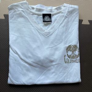 新日本プロレス　SANADA VネックTシャツ