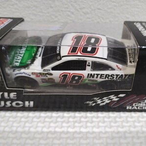 Action アクション 1/64 NASCAR ナスカー トヨタ カムリ カイル・ブッシュ Interstate Batteriesの画像2